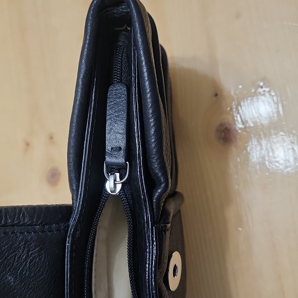 Banana Republic Bow Clutch Wallet Leather Black - Picture 9 of 15